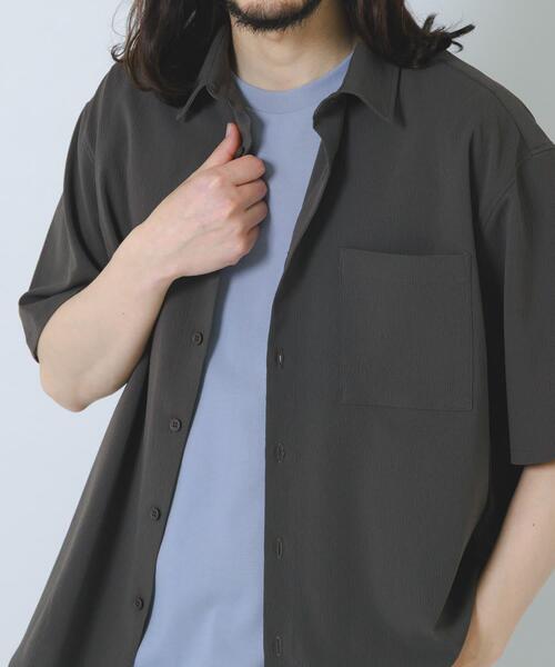 ITEMS URBANRESEARCH(アイテムズ アーバンリサーチ)の「ヨウリュウ レギュラーカラー 半袖シャツ(シャツ/ブラウス・メンズ・ブラック/ダークグレー/ネイビー/オリーブ・LARGE/MEDIUM)」の9枚目の写真