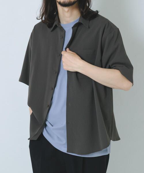 ITEMS URBANRESEARCH(アイテムズ アーバンリサーチ)の「ヨウリュウ レギュラーカラー 半袖シャツ(シャツ/ブラウス・メンズ・ブラック/ダークグレー/ネイビー/オリーブ・LARGE/MEDIUM)」の5枚目の写真