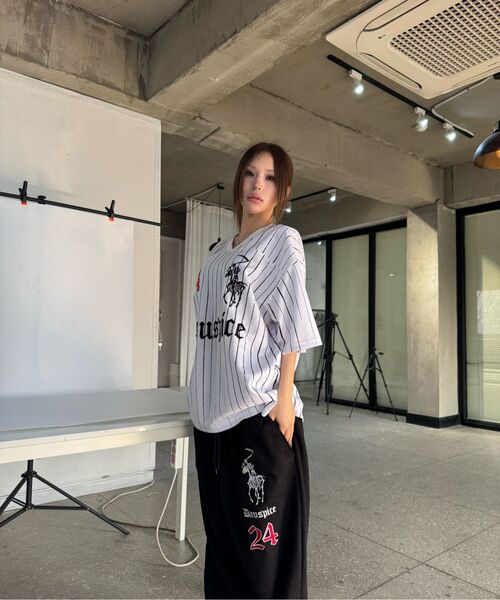 DAUSPICE（ディーオスピス）の「BB STRIPE FOOTBALL JERSEY White（Tシャツ/カットソー・レディース・ホワイト・MEDIUM/LARGE）」の7枚目の写真