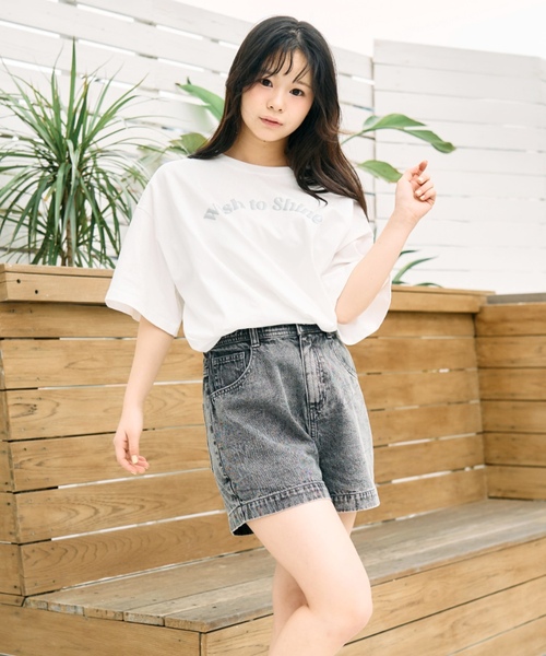 LOVETOXIC(ラブトキシック)の「エンボスロゴデニムショートパンツ(その他パンツ・キッズ・ライトブルー/ブルー/グレー・L:160cm/130cm/S:140cm/M:150cm)」の2枚目の写真
