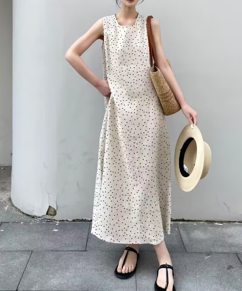 CHUL(チュル)の「ドット柄ノースリーブロングワンピース(ワンピース・レディース・ホワイト・XX-LARGE/X-LARGE/LARGE/MEDIUM)」の3枚目の写真