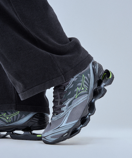 MIZUNO(ミズノ )の「【日本国内限定カラー】MIZUNO WAVE PROPHECY LS D1GA3337-09(スニーカー・メンズ・チャコールグレー・24cm/24.5cm/25cm/25.5cm/27cm/27.5cm/28cm/28.5cm/29cm/23.5cm)」の13枚目の写真