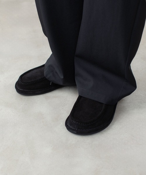 ATTACHMENT(アタッチメント)の「カウスエード チロリアンバブーシュ / COW SUEDE TYROLEAN BABOUCHE(モカシン/デッキシューズ・メンズ・カーキ/ブラック・42/41/43/44)」の7枚目の写真