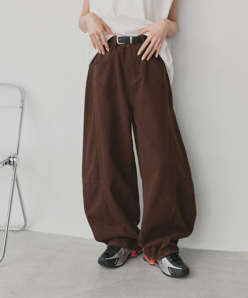 ad thie(アドティエ)の「カラーカーブデニムパンツ(デニムパンツ・レディース・ベージュ/ピンク/ブラウン/グレー・MEDIUM/LARGE)」の1枚目の写真
