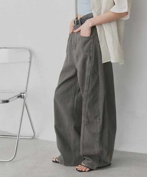 ad thie(アドティエ)の「カラーカーブデニムパンツ(デニムパンツ・レディース・ベージュ/ピンク/ブラウン/グレー・MEDIUM/LARGE)」の2枚目の写真