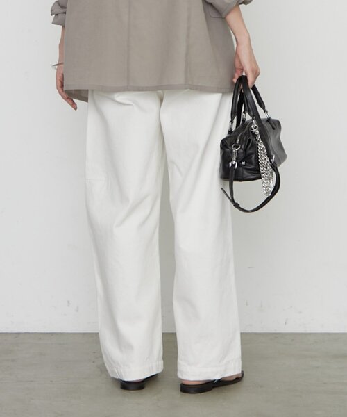 LOUNGEDRESS（ラウンジドレス）の「バレルレッグデニムパンツ（デニムパンツ・レディース・オフホワイト/ブルー・SMALL/MEDIUM）」の10枚目の写真