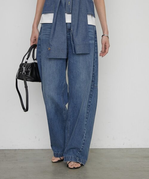 LOUNGEDRESS（ラウンジドレス）の「バレルレッグデニムパンツ（デニムパンツ・レディース・オフホワイト/ブルー・SMALL/MEDIUM）」の17枚目の写真