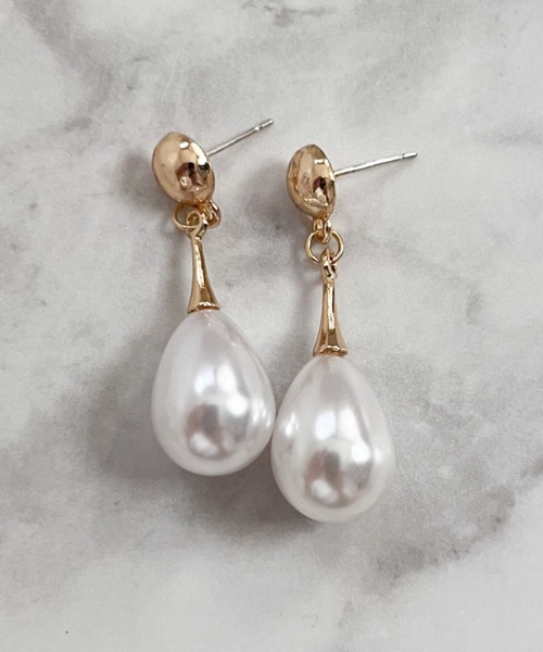 yu-ka(ユーカ)の「YU-KA:パールドロップピアス Pearl drop earrings(ピアス(両耳用)・レディース・ホワイト・FREE)」の1枚目の写真