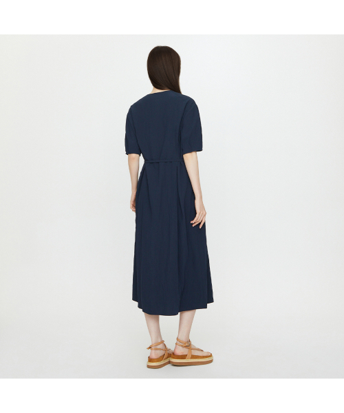 LAP（ラップ）の「ウエストピンタックベルト付きロングワンピース AS2WO464（ワンピース・レディース・ダークネイビー・FREE）」の5枚目の写真