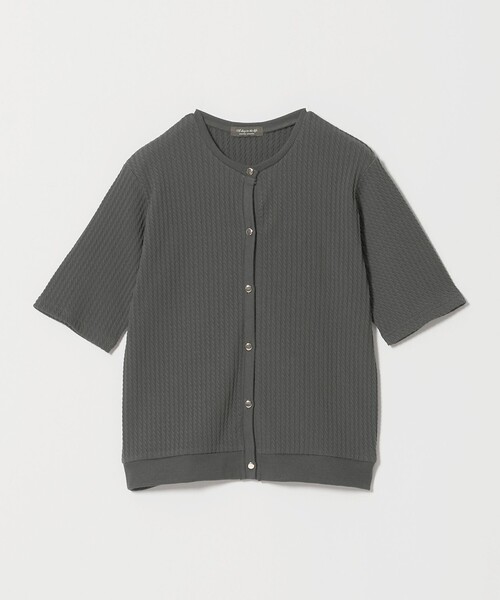A DAY IN THE LIFE UNITED ARROWS(アデイインザライフユナイテッドアローズ)の「ジャガード ミニケーブルカーディガン 5分袖 <A DAY IN THE LIFE>(カーディガン/ボレロ・レディース・ダークグレー/ネイビー/ナチュラル・FREE)」の2枚目の写真