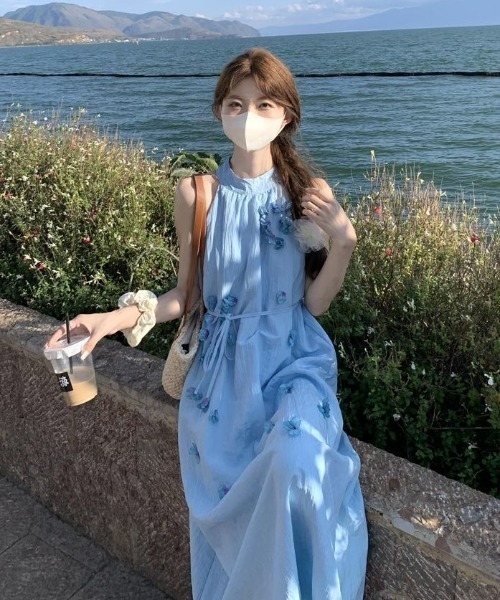 FAVORITO(ファヴォリート)の「ホルターネックワンピース(ワンピース・レディース・ブルー・XL/L/M/S)」の7枚目の写真
