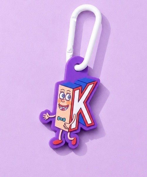 THE BAREFOOT(ベアフット)の「【 ポンキッキーズ 】 アルファベッツ マスコット付き カラビナ キーホルダー SKE(キーホルダー・レディース・その他1/その他7/その他3/その他6/その他8/その他4/その他5/その他2・FREE)」の7枚目の写真