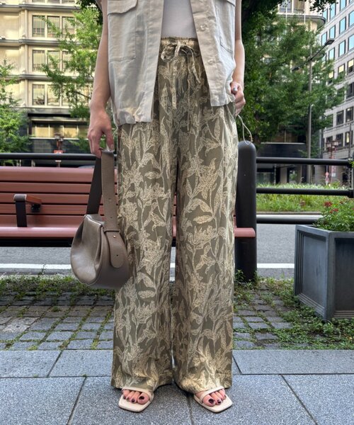 Jena espace merveilleux(ジェナ エスパスメルヴェイユ)の「ボタニカルパンツ(その他パンツ・レディース・ブラック/カーキ・FREE)」の7枚目の写真