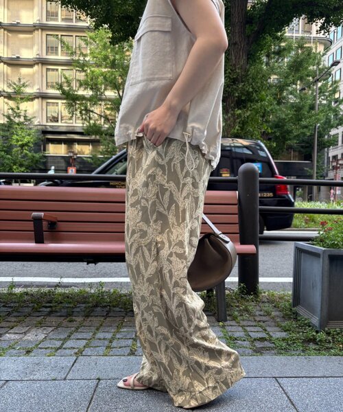 Jena espace merveilleux(ジェナ エスパスメルヴェイユ)の「ボタニカルパンツ(その他パンツ・レディース・ブラック/カーキ・FREE)」の8枚目の写真