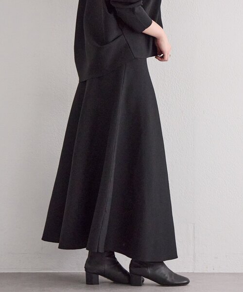 BEARDSLEY(ビアズリー)の「ニットフレアースカート【セットアップ】(スカート・レディース・ベージュ/ブラック・0/1)」の3枚目の写真