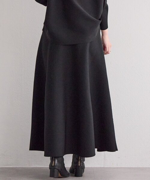 BEARDSLEY(ビアズリー)の「ニットフレアースカート【セットアップ】(スカート・レディース・ベージュ/ブラック・0/1)」の4枚目の写真