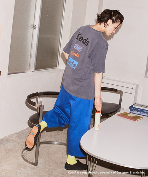 studio CLIP(スタディオクリップ)の「【Keds】ロゴピグメントTシャツ(Tシャツ/カットソー・レディース・グレー/ホワイト/ブラウン・FREE)」の5枚目の写真