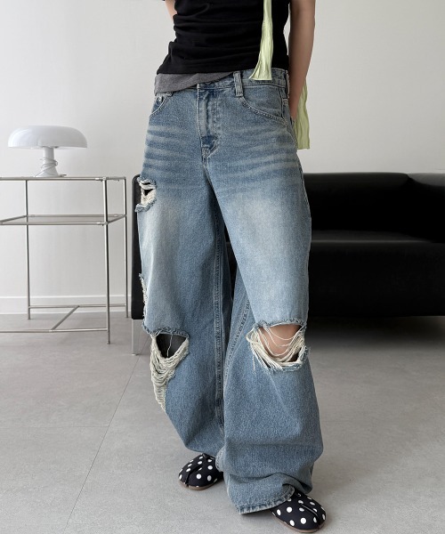4INT.(フォイント)の「【 one color 】ダメージ デストロイド デニム ワイド パンツ(デニムパンツ・メンズ・ブルー・L/M/S)」の7枚目の写真