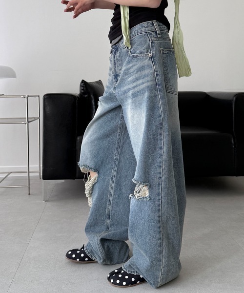 4INT.(フォイント)の「【 one color 】ダメージ デストロイド デニム ワイド パンツ(デニムパンツ・メンズ・ブルー・L/M/S)」の9枚目の写真