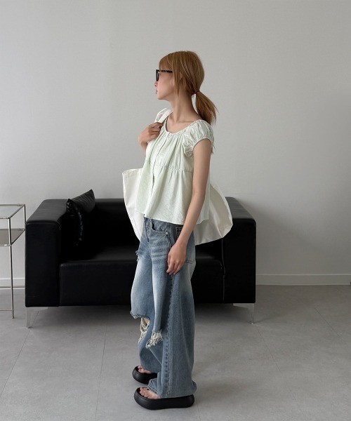 4INT.(フォイント)の「【 one color 】ダメージ デストロイド デニム ワイド パンツ(デニムパンツ・メンズ・ブルー・L/M/S)」の17枚目の写真