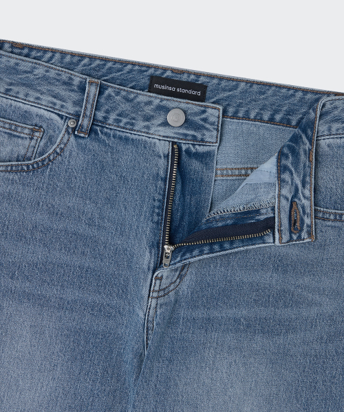 MUSINSA STANDARD WOMAN（ムシンサスタンダードウーマン）の「ウィメンズエッセンシャルルーズストレートデニムパンツ[ライトインディゴ]（デニムパンツ・レディース・その他・30/23/32/24/25/26/27/28/29）」の4枚目の写真
