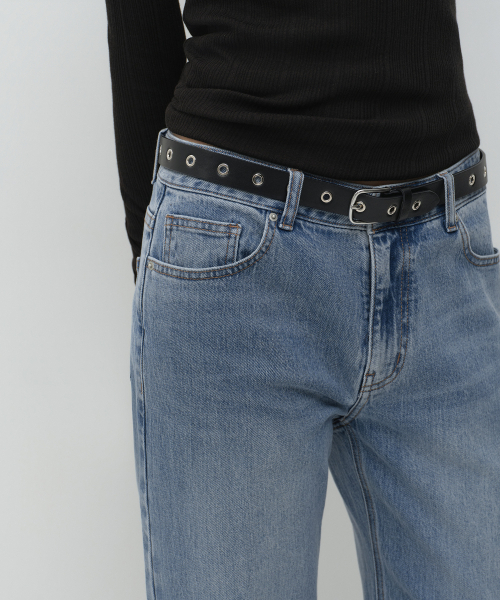 MUSINSA STANDARD WOMAN（ムシンサスタンダードウーマン）の「ウィメンズエッセンシャルルーズストレートデニムパンツ[ライトインディゴ]（デニムパンツ・レディース・その他・30/23/32/24/25/26/27/28/29）」の5枚目の写真