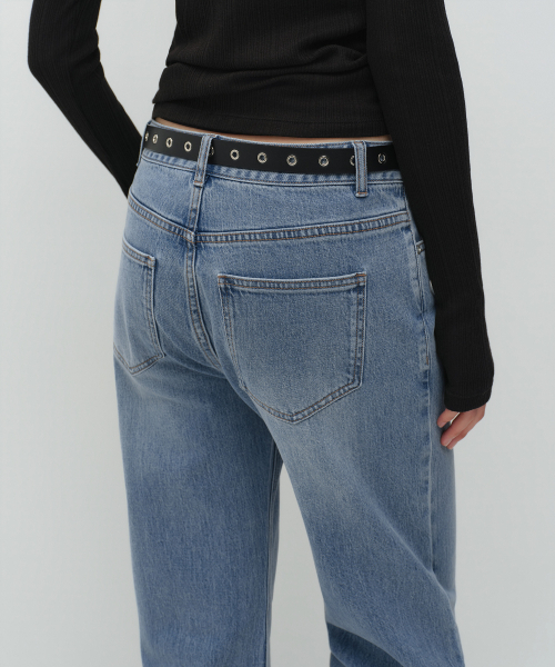 MUSINSA STANDARD WOMAN（ムシンサスタンダードウーマン）の「ウィメンズエッセンシャルルーズストレートデニムパンツ[ライトインディゴ]（デニムパンツ・レディース・その他・30/23/32/24/25/26/27/28/29）」の6枚目の写真