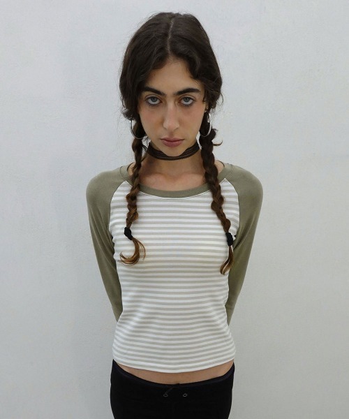 SCULPTOR(スカルプター)の「Striped Raglan Tee(Tシャツ/カットソー・レディース・カーキ/レッド/レモンイエロー・SMALL/MEDIUM/LARGE)」の2枚目の写真