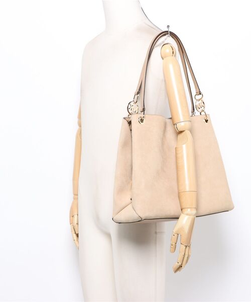 MICHAEL KORS(マイケルコース)の「CHRISTINA LG TRIPLE GSST SHLDR TOTE(ショルダーバッグ・レディース・キャメル・FREE)」の5枚目の写真