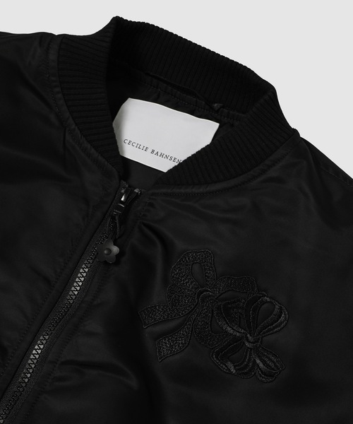 CECILIE BAHNSEN（セシリー バンセン）の「BOMBER JACKET WITH DRAPED BACK BOW（その他アウター・レディース・ブラック・6）」の5枚目の写真