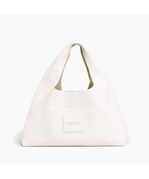 MARC JACOBS(マークジェイコブス)の「THE LEATHER SACK BAG XL/ザ レザー サック バッグ XL(ショルダーバッグ・レディース・ホワイト・ONE SIZE)」の12枚目の写真