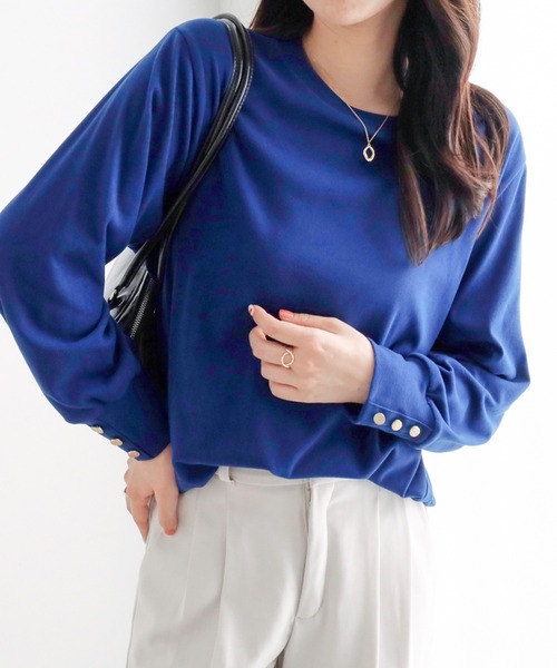 alotta(アロッタ)の「なめらか起毛袖金ボタンゆるトップス(Tシャツ/カットソー・レディース・モカ/ブラック/ボルドー/ブルー・LL/L/M)」の1枚目の写真