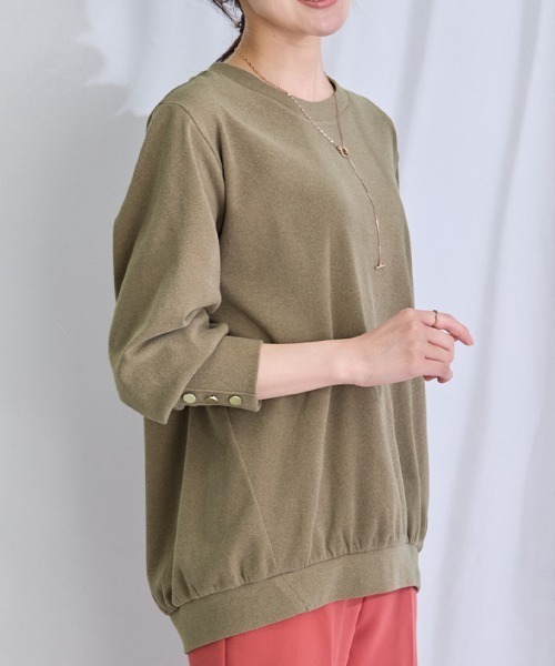 alotta(アロッタ)の「なめらか起毛袖金ボタンゆるトップス(Tシャツ/カットソー・レディース・モカ/ブラック/ボルドー/ブルー・LL/L/M)」の11枚目の写真