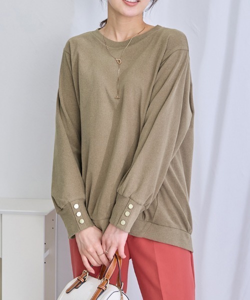 alotta(アロッタ)の「なめらか起毛袖金ボタンゆるトップス(Tシャツ/カットソー・レディース・モカ/ブラック/ボルドー/ブルー・LL/L/M)」の10枚目の写真