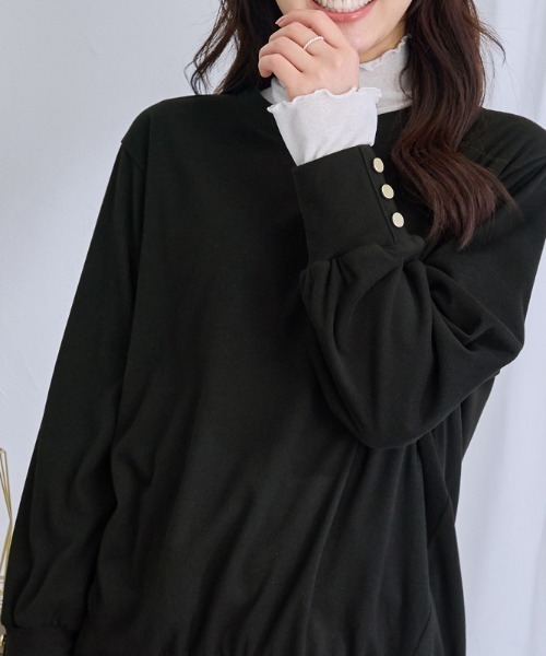 alotta(アロッタ)の「なめらか起毛袖金ボタンゆるトップス(Tシャツ/カットソー・レディース・モカ/ブラック/ボルドー/ブルー・LL/L/M)」の7枚目の写真