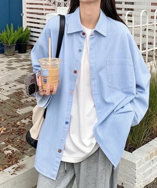 LA VORAGINE（ラ ヴォラジネ）の「水色ストライプシャツ カラーボタンデザイン ルーズ長袖シャツジャケット（シャツ/ブラウス・レディース・ブルー・M）」の7枚目の写真
