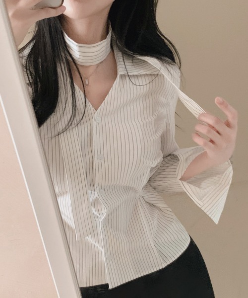 Aelina(エリナ)の「Vネックウエスト絞りストライプ柄ブラウス(シャツ/ブラウス・レディース・ホワイト/ブルー/ピンク・FREE)」の6枚目の写真