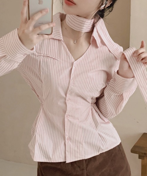 Aelina(エリナ)の「Vネックウエスト絞りストライプ柄ブラウス(シャツ/ブラウス・レディース・ホワイト/ブルー/ピンク・FREE)」の20枚目の写真
