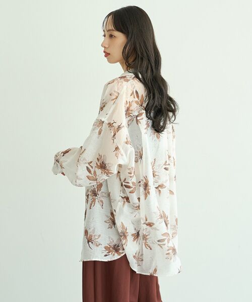 earth music&ecology(アースミュージックアンドエコロジー)の「花柄シアーシャツ(シャツ/ブラウス・レディース・ブラウン/ブラック・FREE)」の6枚目の写真