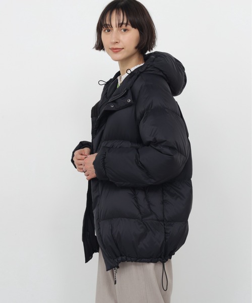 TAION(タイオン)の「◆【TAIONコラボ】マウンテンボリュームダウンジャケット(ブルゾン・レディース・ブラック・MEDIUM)」の3枚目の写真