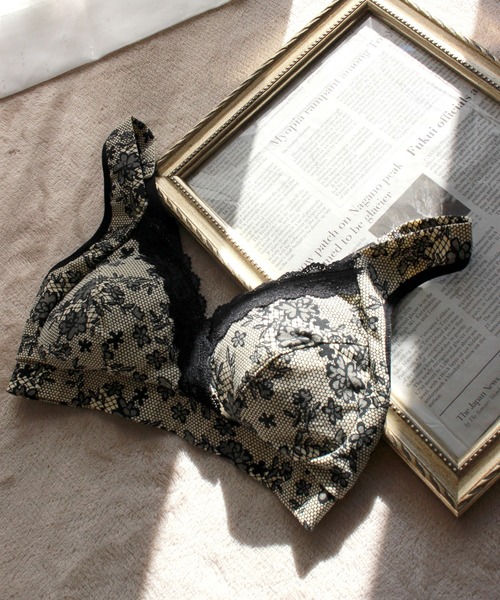 SweetMommy（スウィートマミー）の「日本製 小花柄ノンワイヤーブラジャー(授乳可能)（マタニティウェア/グッズ・レディース・レッド/ブルー/オレンジ/パープル/アクア/イエロー系その他/グレー系その他/ブルー系その他/ピンク/イエロー/ホワイト・L/M/LL/3L/X-LARGE/XX-LARGE）」の7枚目の写真