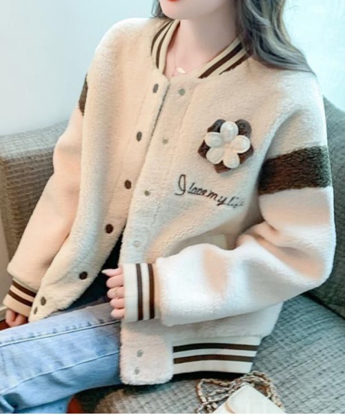 &soiree(アンドソワレ)の「フラワーワッペンボアスタジャン(スタジャン・レディース・アイボリー・X-LARGE/SMALL/MEDIUM/LARGE)」の4枚目の写真