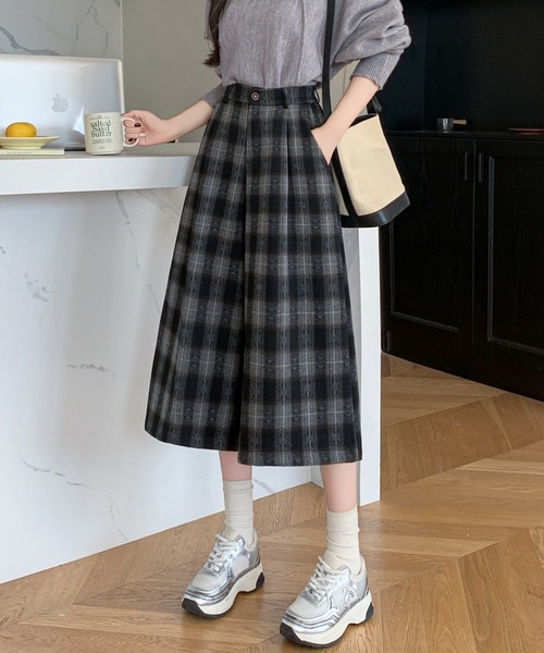 AMAJI(アマジ)の「チェック柄 ウール混 8分丈 ワイドパンツ(その他パンツ・レディース・ブルー/ブラック/ブラウン・SMALL/X-LARGE/LARGE/MEDIUM)」の2枚目の写真