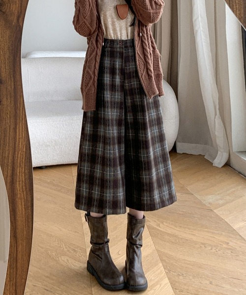 AMAJI(アマジ)の「チェック柄 ウール混 8分丈 ワイドパンツ(その他パンツ・レディース・ブルー/ブラック/ブラウン・SMALL/X-LARGE/LARGE/MEDIUM)」の4枚目の写真
