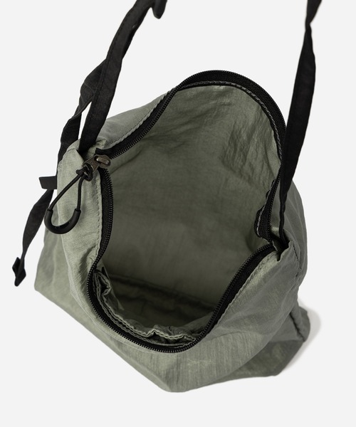 PHILMENT（フィルメント）の「PHILMENT x Saturdays NYC PH26-20 LF SACOCHE（ショルダーバッグ・メンズ・ホワイト/シルバー/ダークブラウン/ブラック・FREE）」の7枚目の写真