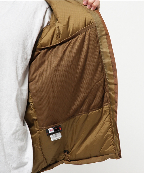 WILD THINGS（ワイルドシングス）の「WILDTHINGS ワイルドシングス / ナイロンジャケット HAPPY PARKA（ミリタリージャケット・メンズ・ブラウン・S/M/X-SMALL）」の3枚目の写真