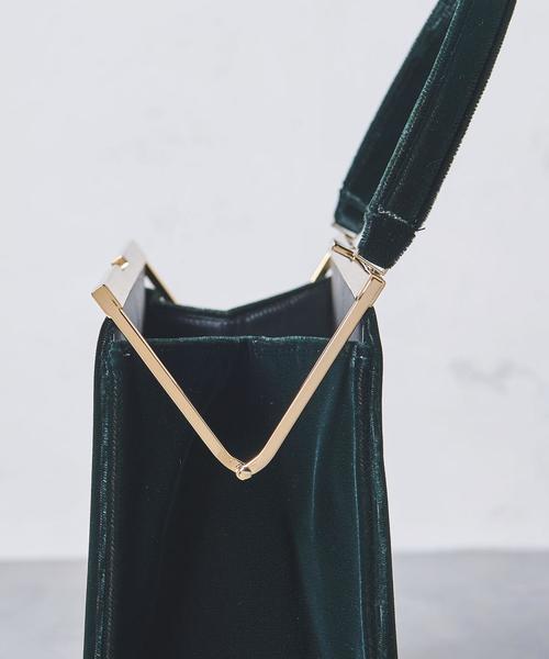 UNITED ARROWS（ユナイテッドアローズ）の「UPFM ベルベット クラスプ ハンドバッグ ◆（ハンドバッグ・レディース・ダークブラウン/ダークグリーン・FREE）」の6枚目の写真