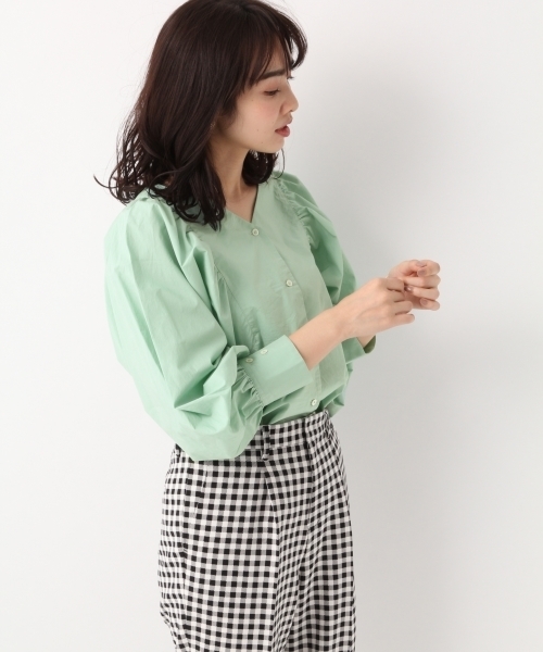 A part by（アパートバイ）の「【前後2WAY】CソデボリュームブラウスLS 780402（シャツ/ブラウス・レディース・ブラック/ブラウン/ライトグリーン/ナチュラル・FREE）」の20枚目の写真