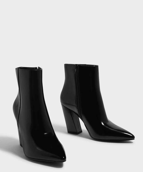 CHARLES & KEITH(チャールズ & キース)の「スランテッドブロックヒールブーツ / SLANTED BLOCK HEEL BOOTS(ブーツ・レディース・ライトグレー/ブラック/バーガンディー・23cm/23.5cm/24.5cm/25cm/25.5cm/22.5cm)」の20枚目の写真