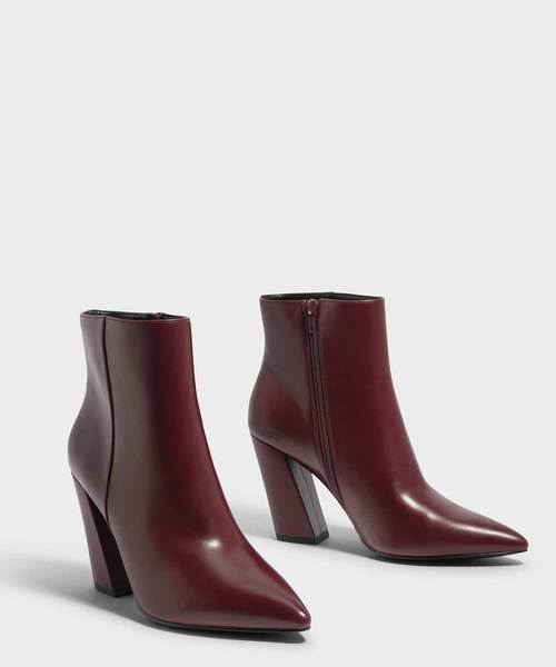 CHARLES & KEITH(チャールズ & キース)の「スランテッドブロックヒールブーツ / SLANTED BLOCK HEEL BOOTS(ブーツ・レディース・ライトグレー/ブラック/バーガンディー・23cm/23.5cm/24.5cm/25cm/25.5cm/22.5cm)」の8枚目の写真